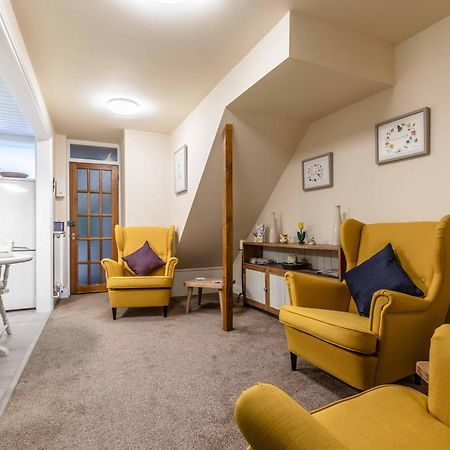 Central Windsor, 2 Bedroom 2 Bathroom, 5 Minutes To Castle 외부 사진